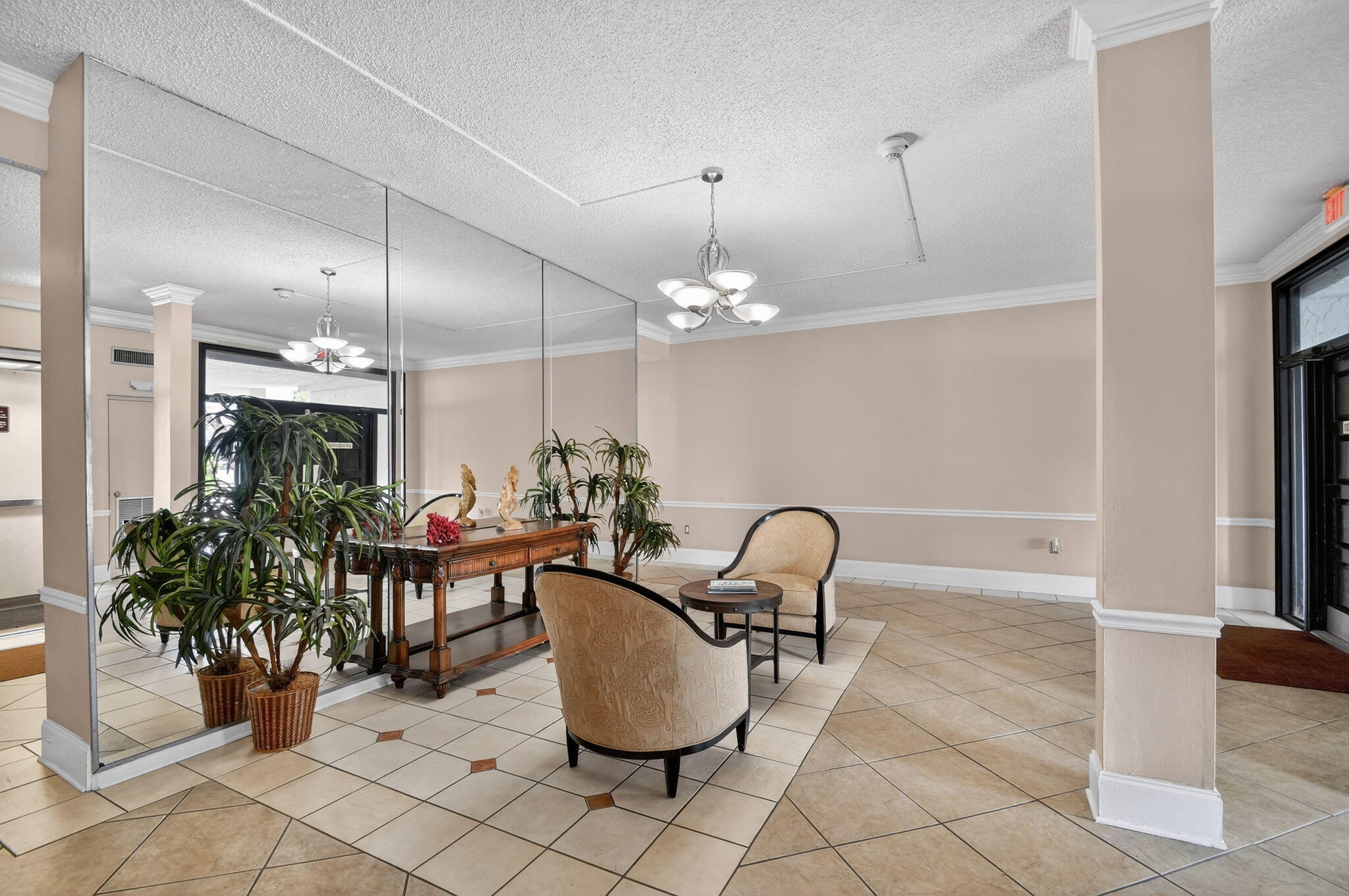 470 Executive Center Drive 4j