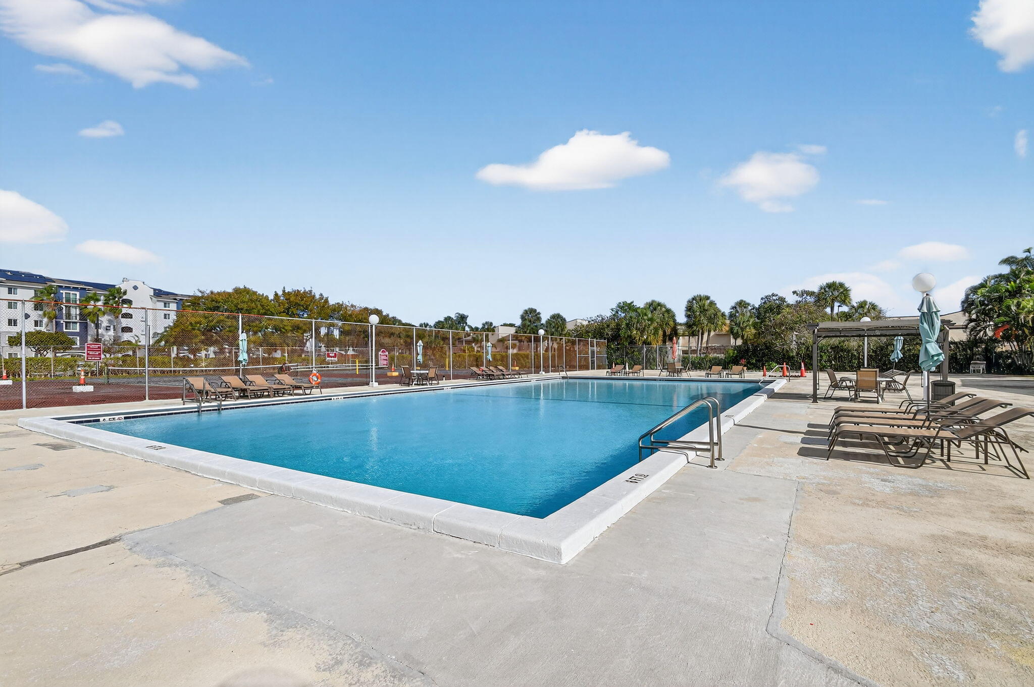 BREAKWATERS OF THE PALM BEACHES CONDO - Residential