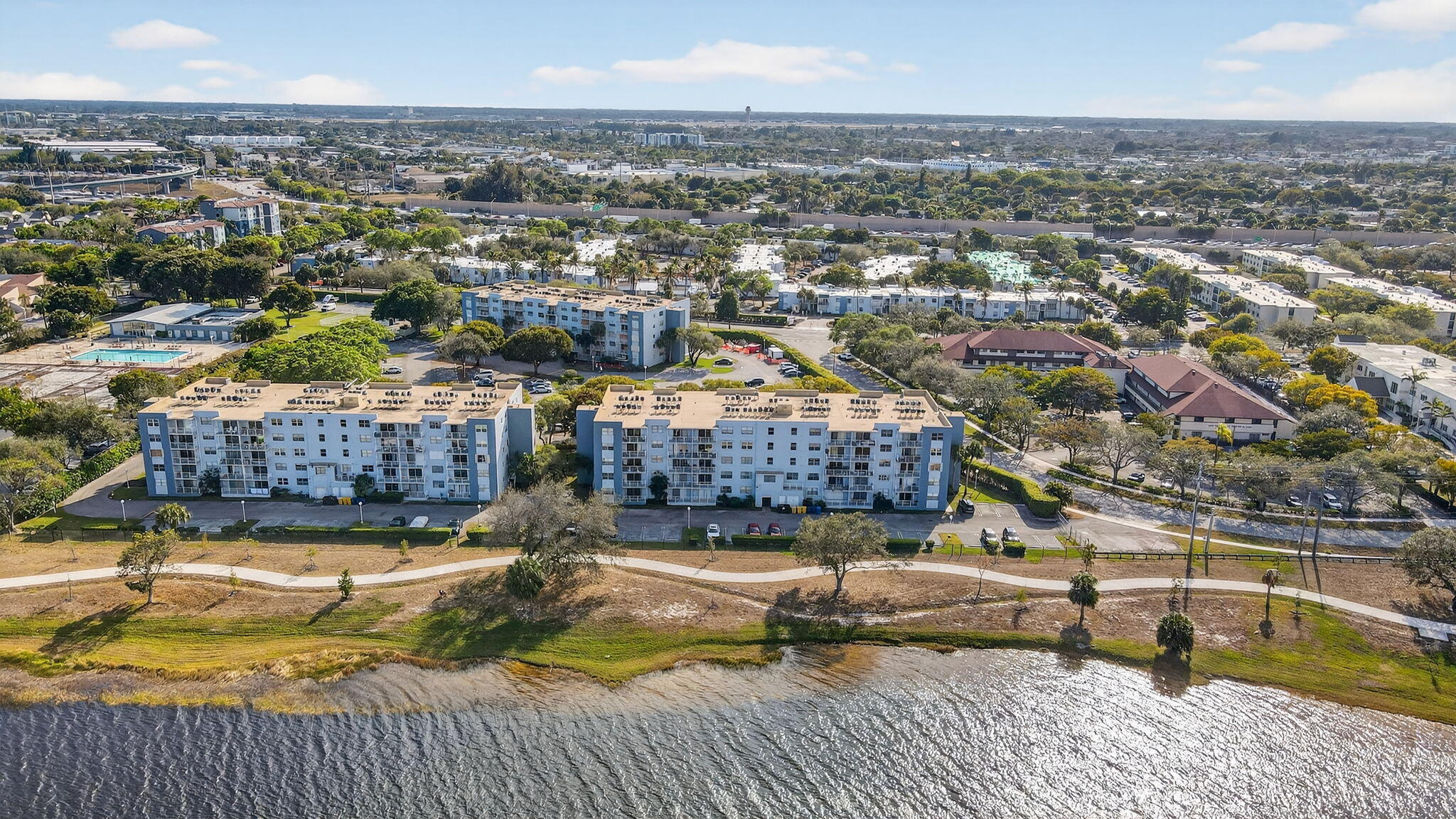 BREAKWATERS OF THE PALM BEACHES CONDO - Residential