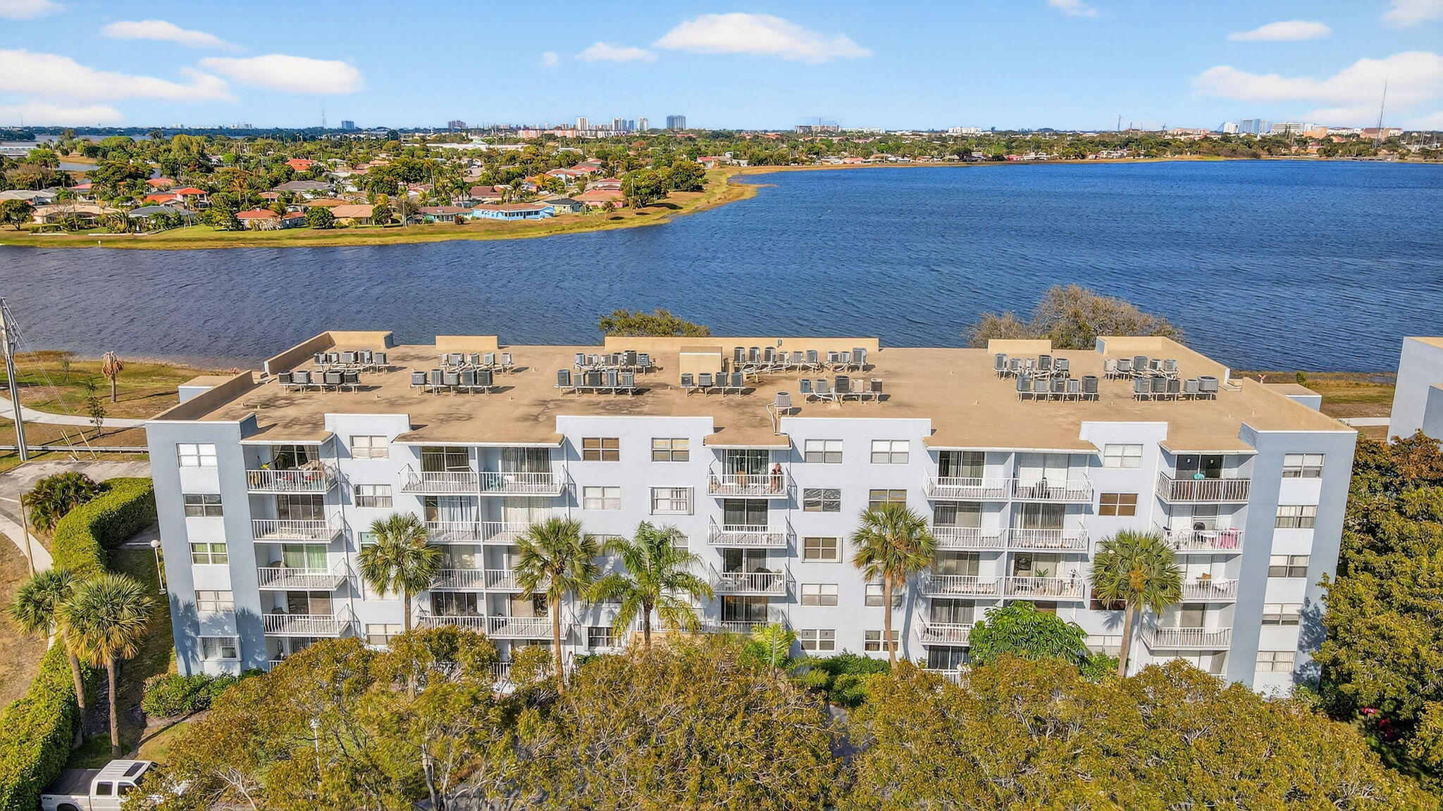 BREAKWATERS OF THE PALM BEACHES CONDO - Residential