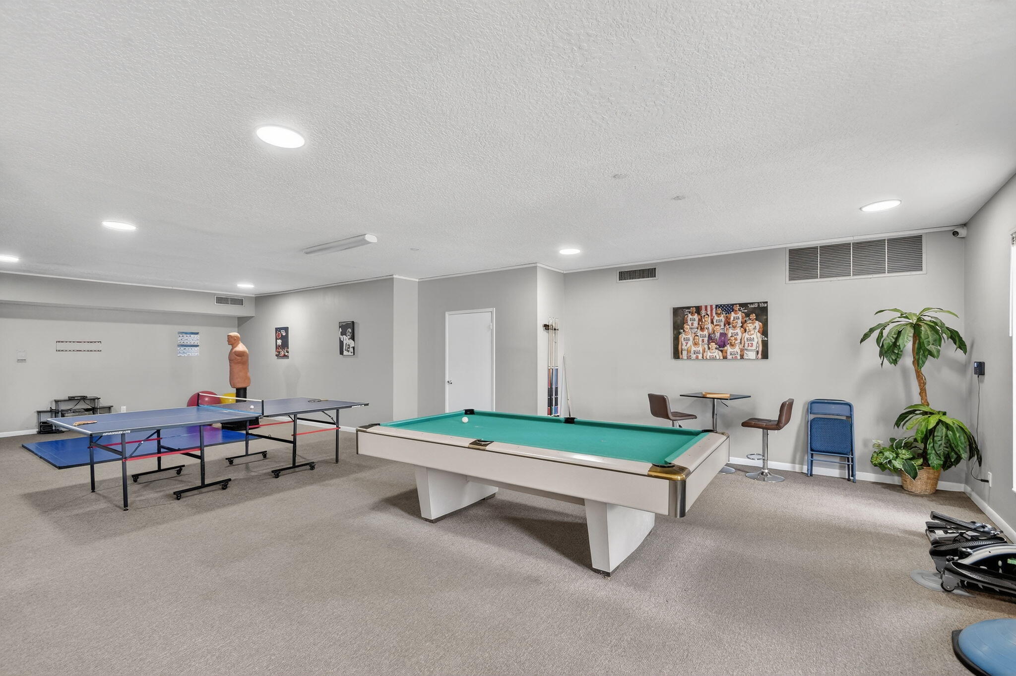 BREAKWATERS OF THE PALM BEACHES CONDO - Residential