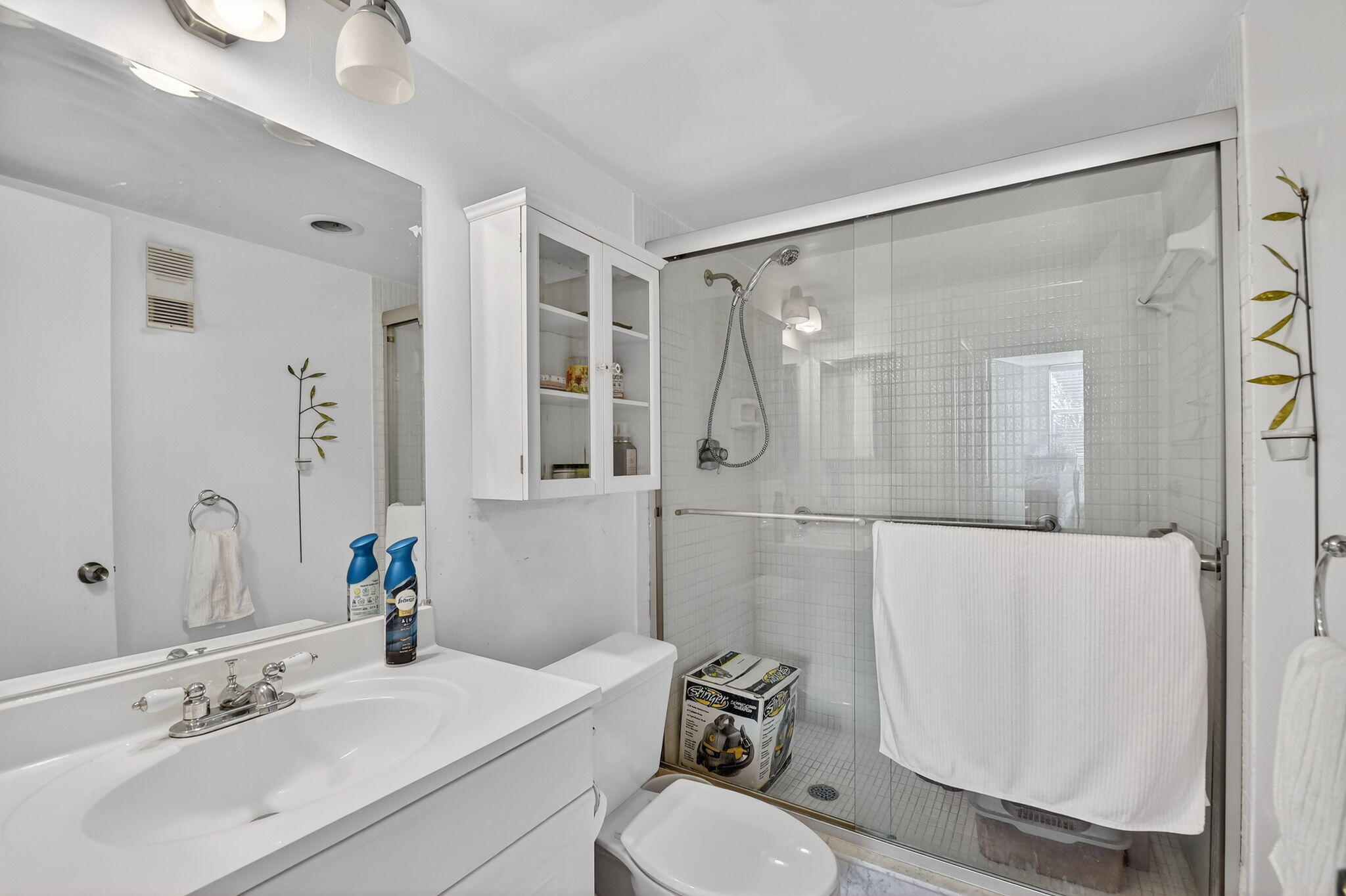 BREAKWATERS OF THE PALM BEACHES CONDO - Residential