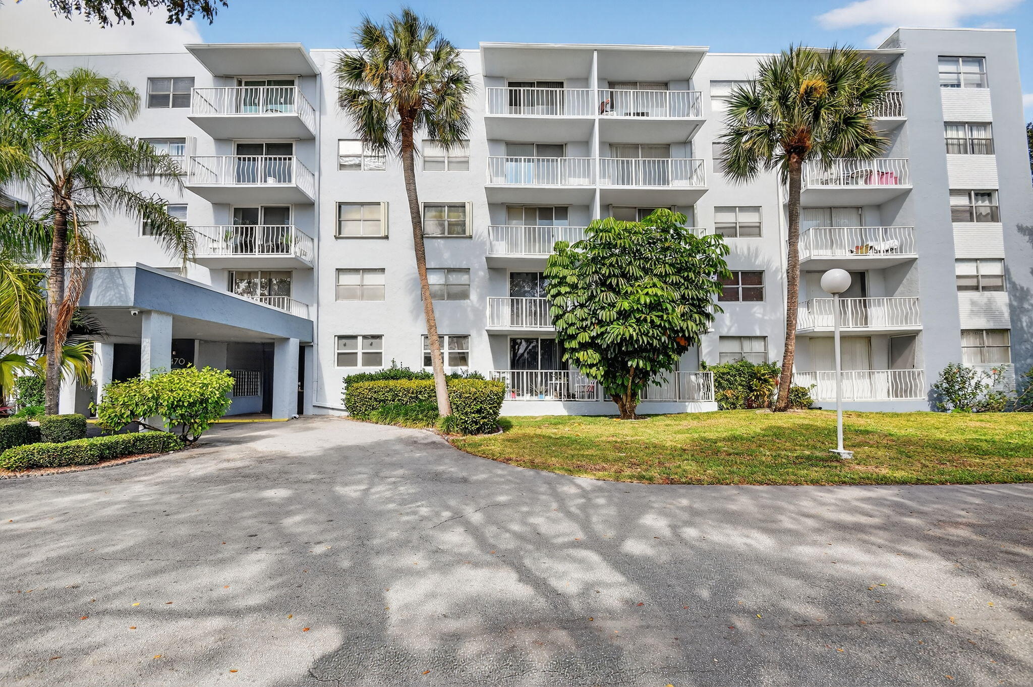 470 Executive Center Drive 4j