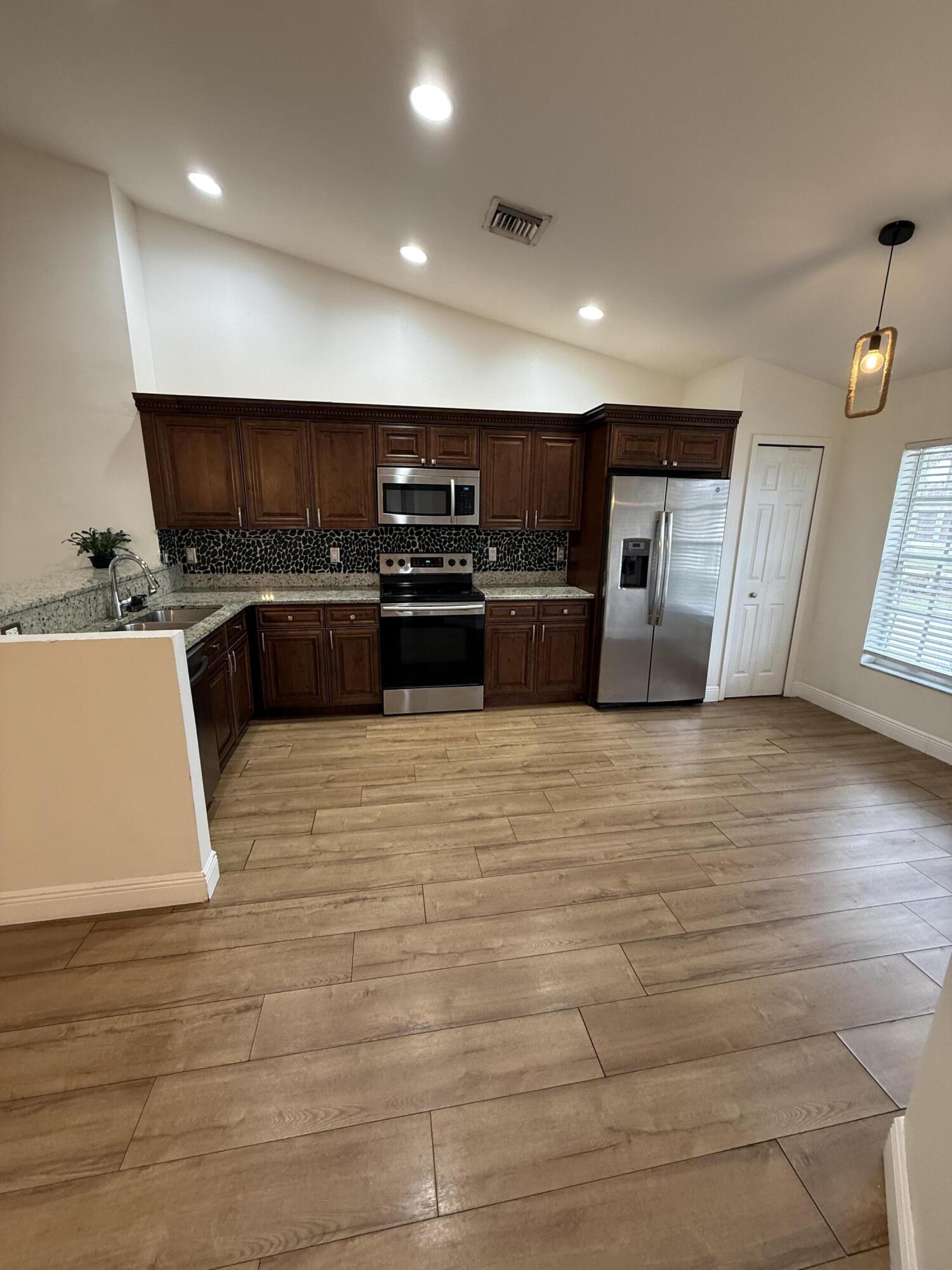 PORT ST LUCIE SECTION 26 - Residential Lease