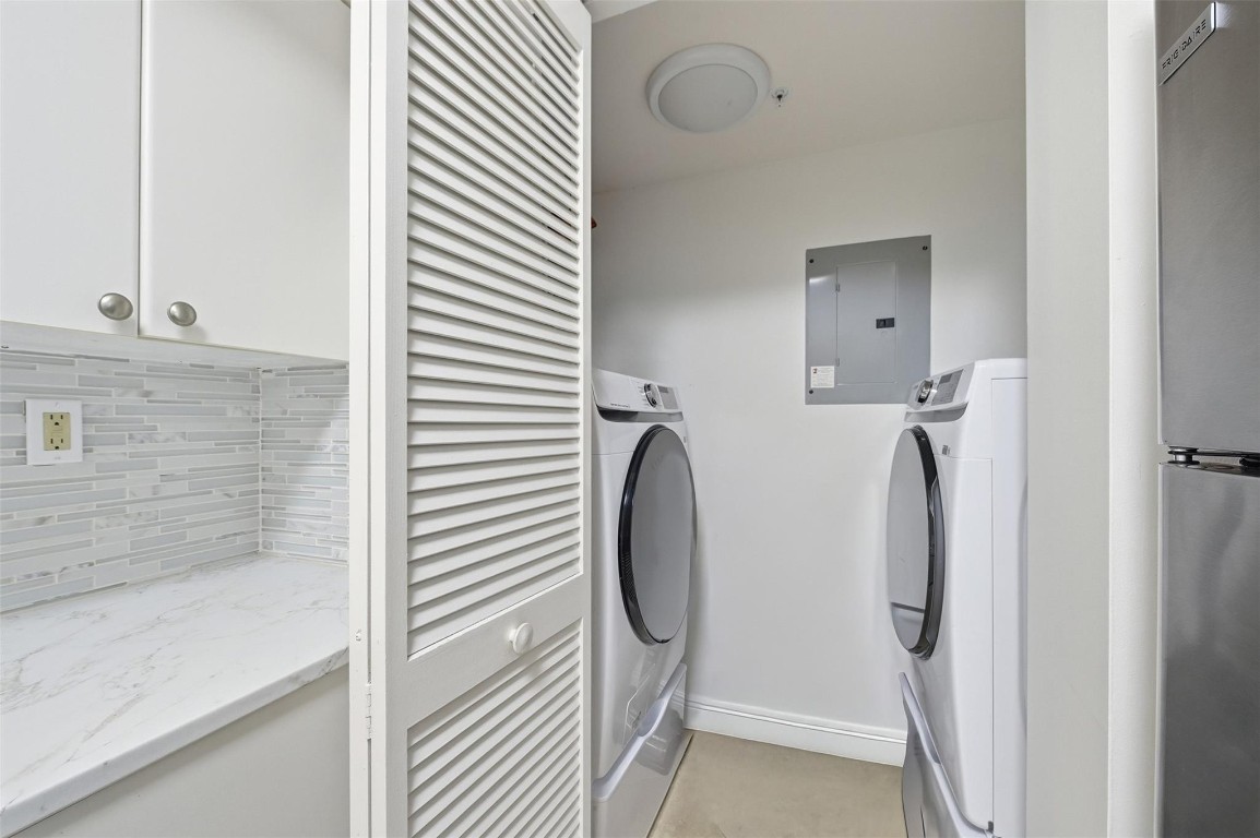 TIDES AT BRIDGESIDE SQ - Residential