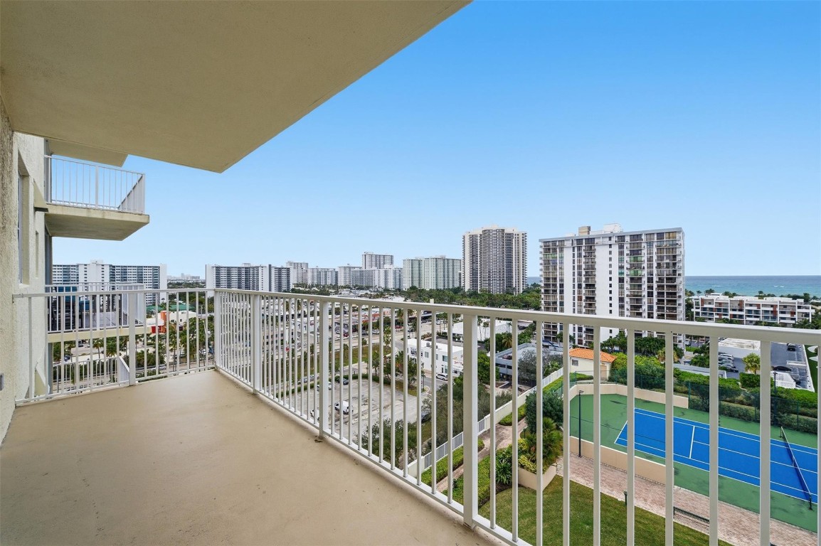 TIDES AT BRIDGESIDE SQ - Residential