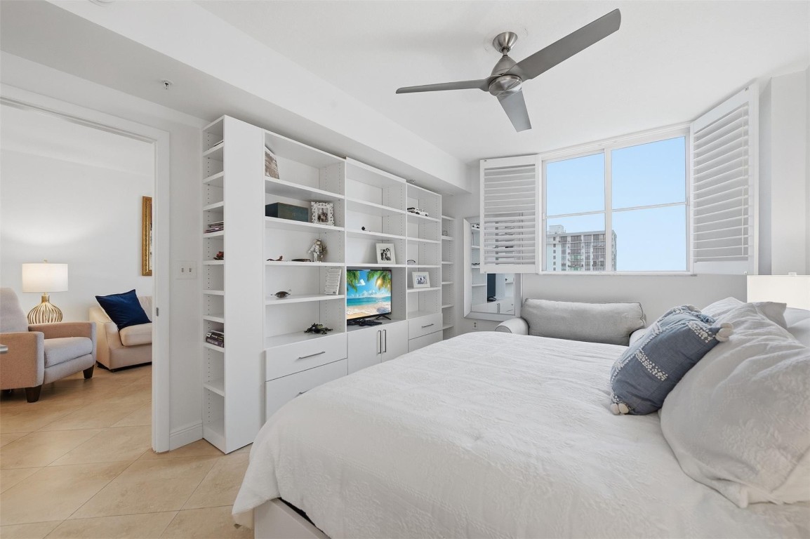 TIDES AT BRIDGESIDE SQ - Residential