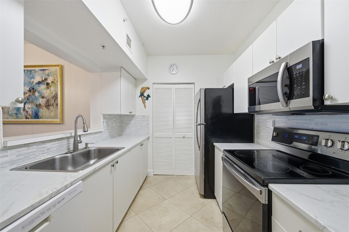 TIDES AT BRIDGESIDE SQ - Residential