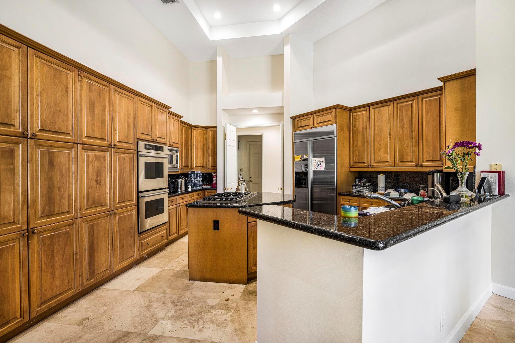 HOLLYWOOD OAKS - Residential