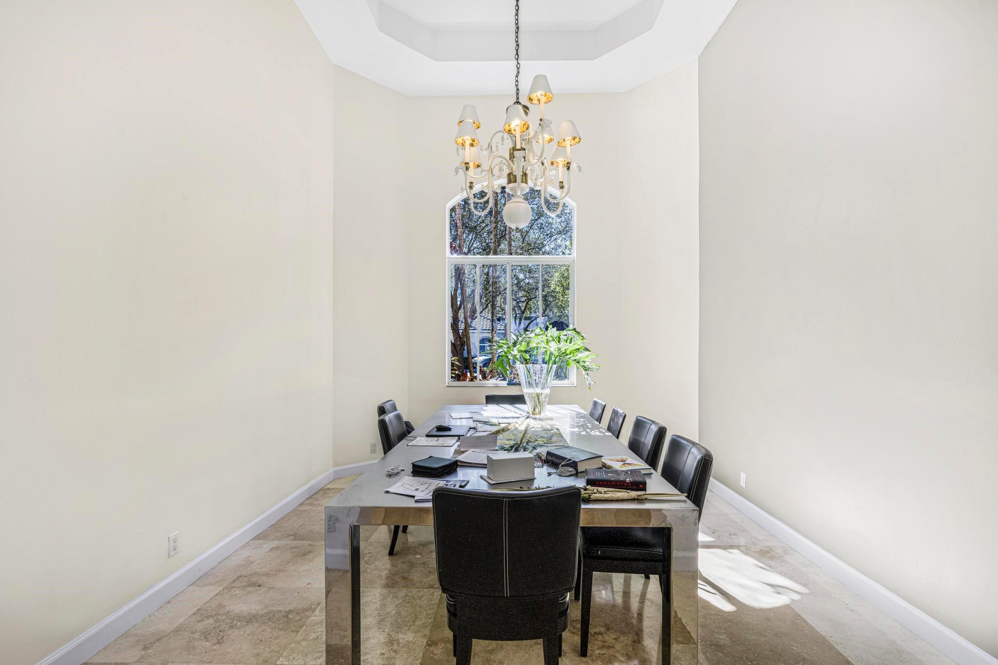 HOLLYWOOD OAKS - Residential