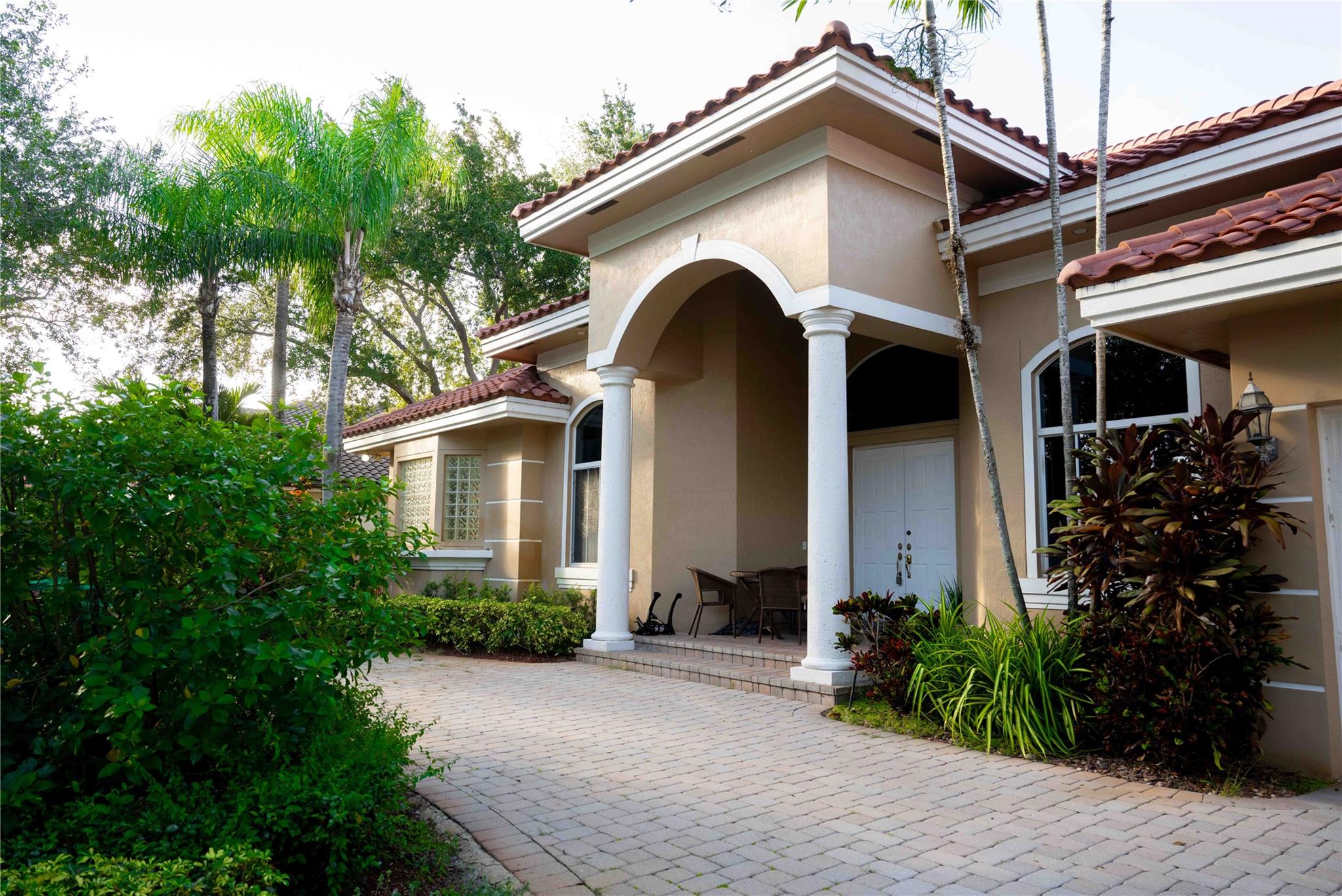 HOLLYWOOD OAKS - Residential