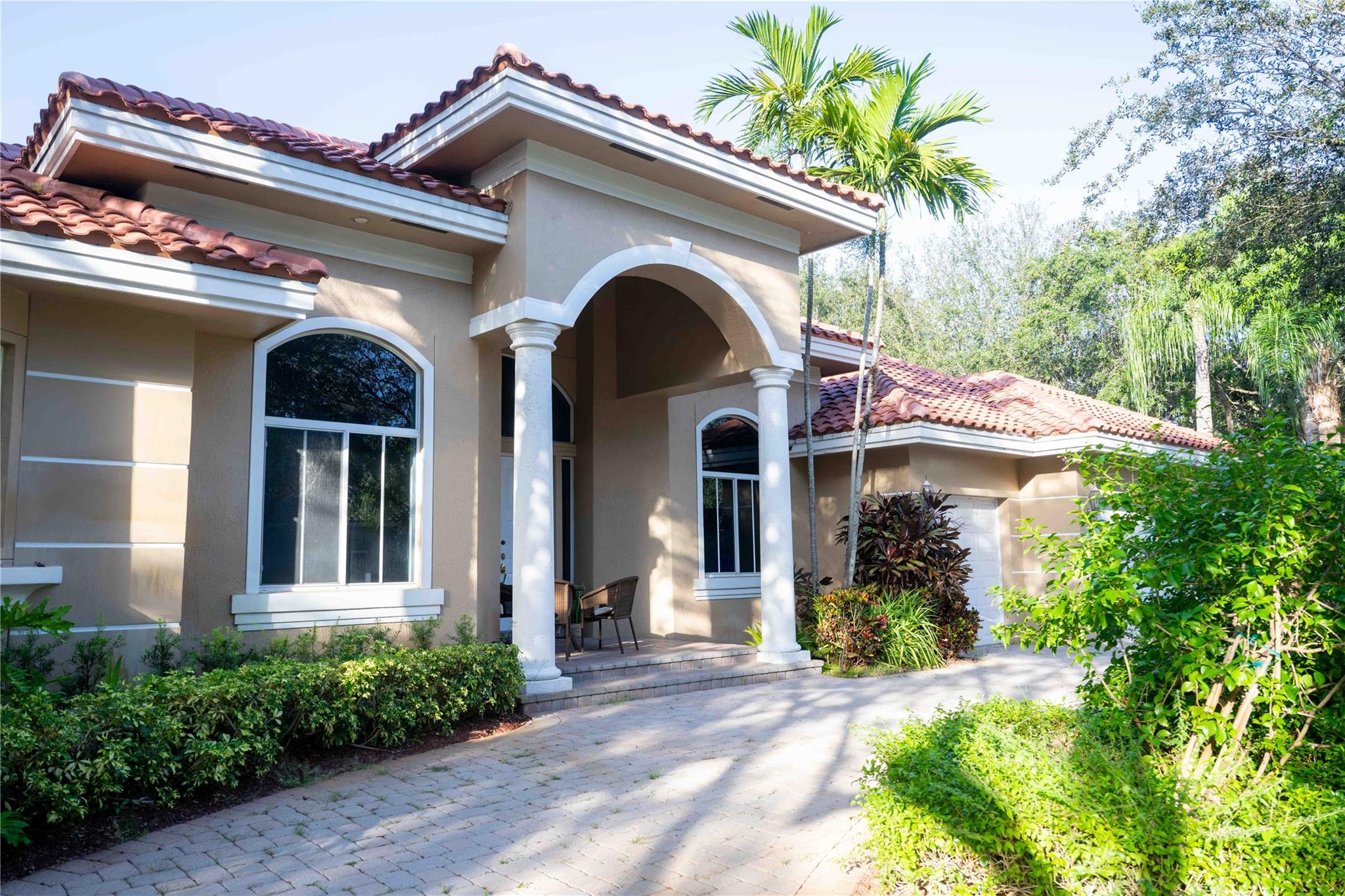 HOLLYWOOD OAKS - Residential