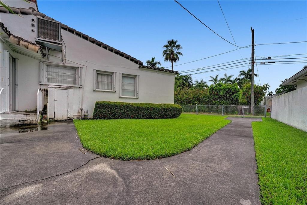 Hollywood Lakes Sec 1-32 - Residential