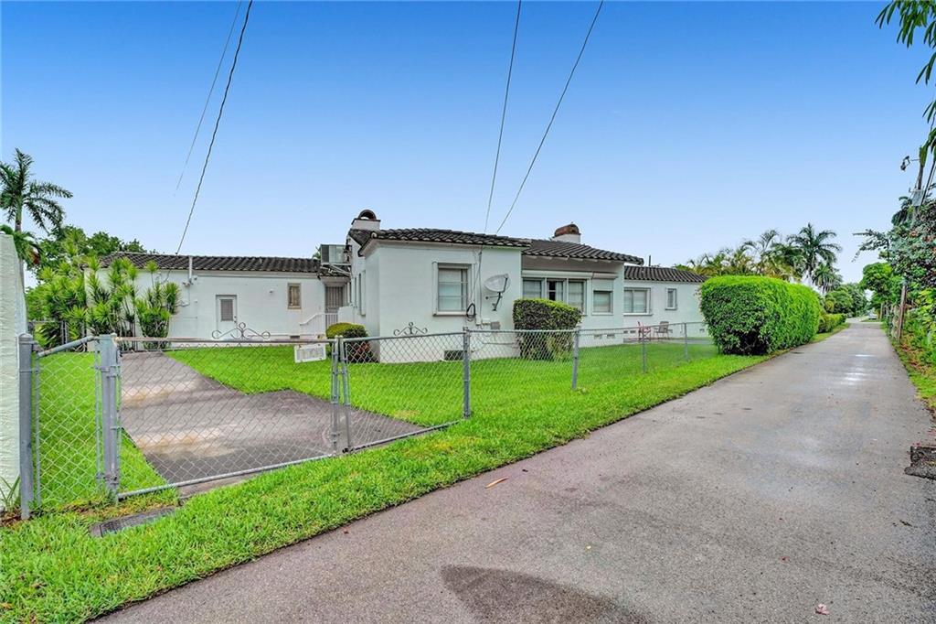 Hollywood Lakes Sec 1-32 - Residential