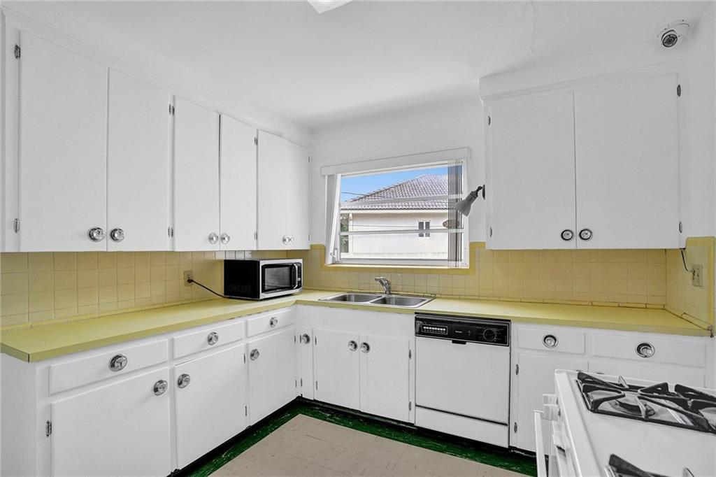 Hollywood Lakes Sec 1-32 - Residential