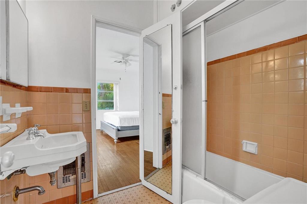 Hollywood Lakes Sec 1-32 - Residential