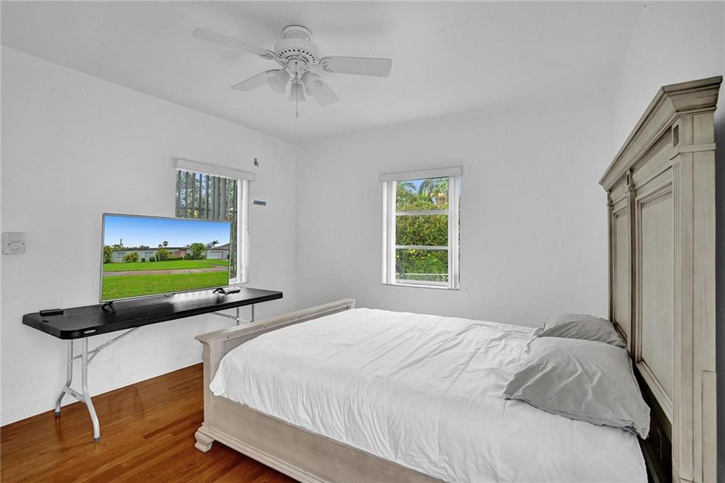 Hollywood Lakes Sec 1-32 - Residential