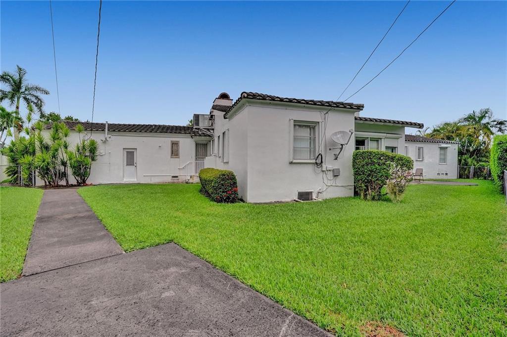 Hollywood Lakes Sec 1-32 - Residential