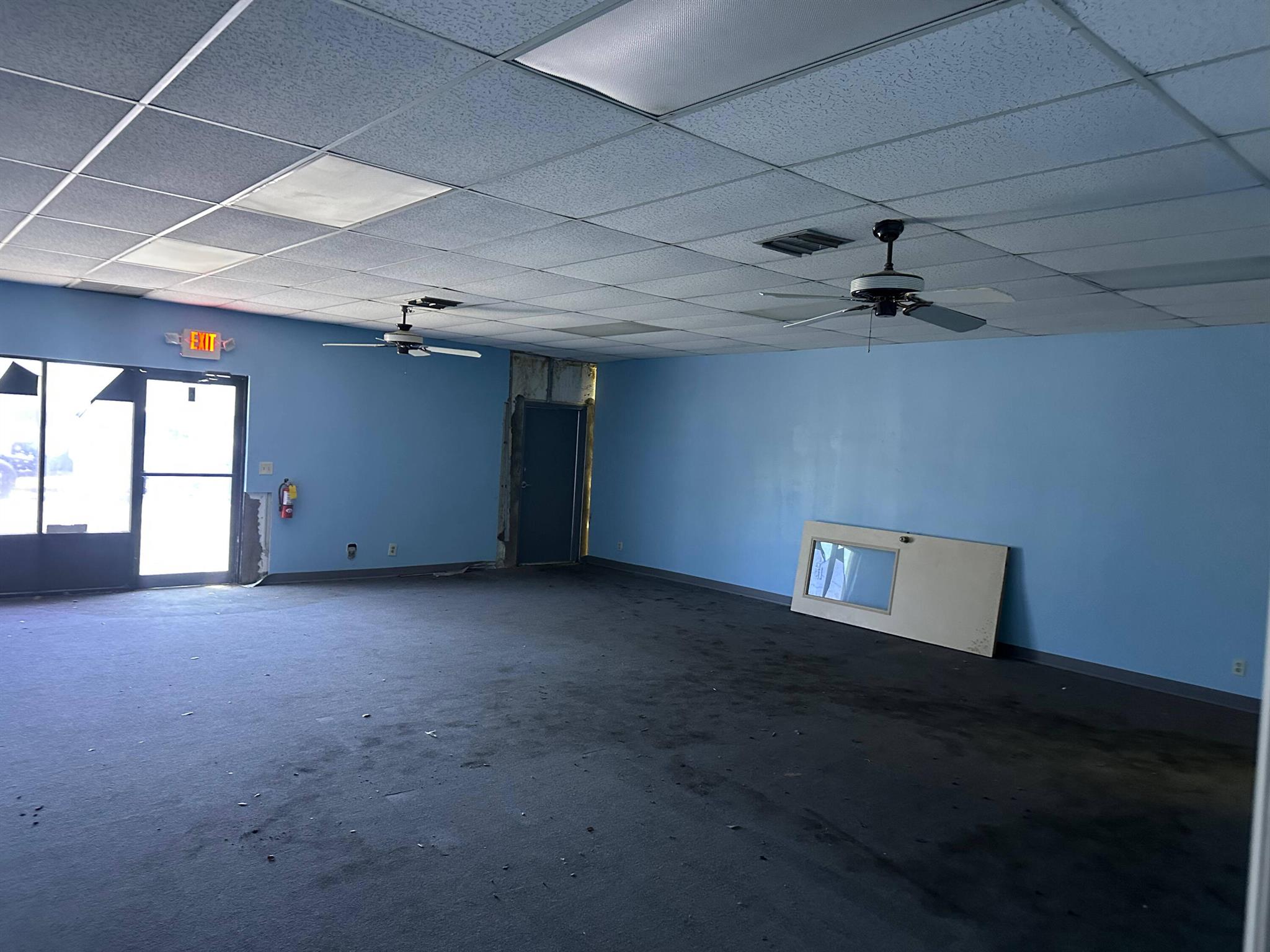 WOODLAWN - Commercial Lease