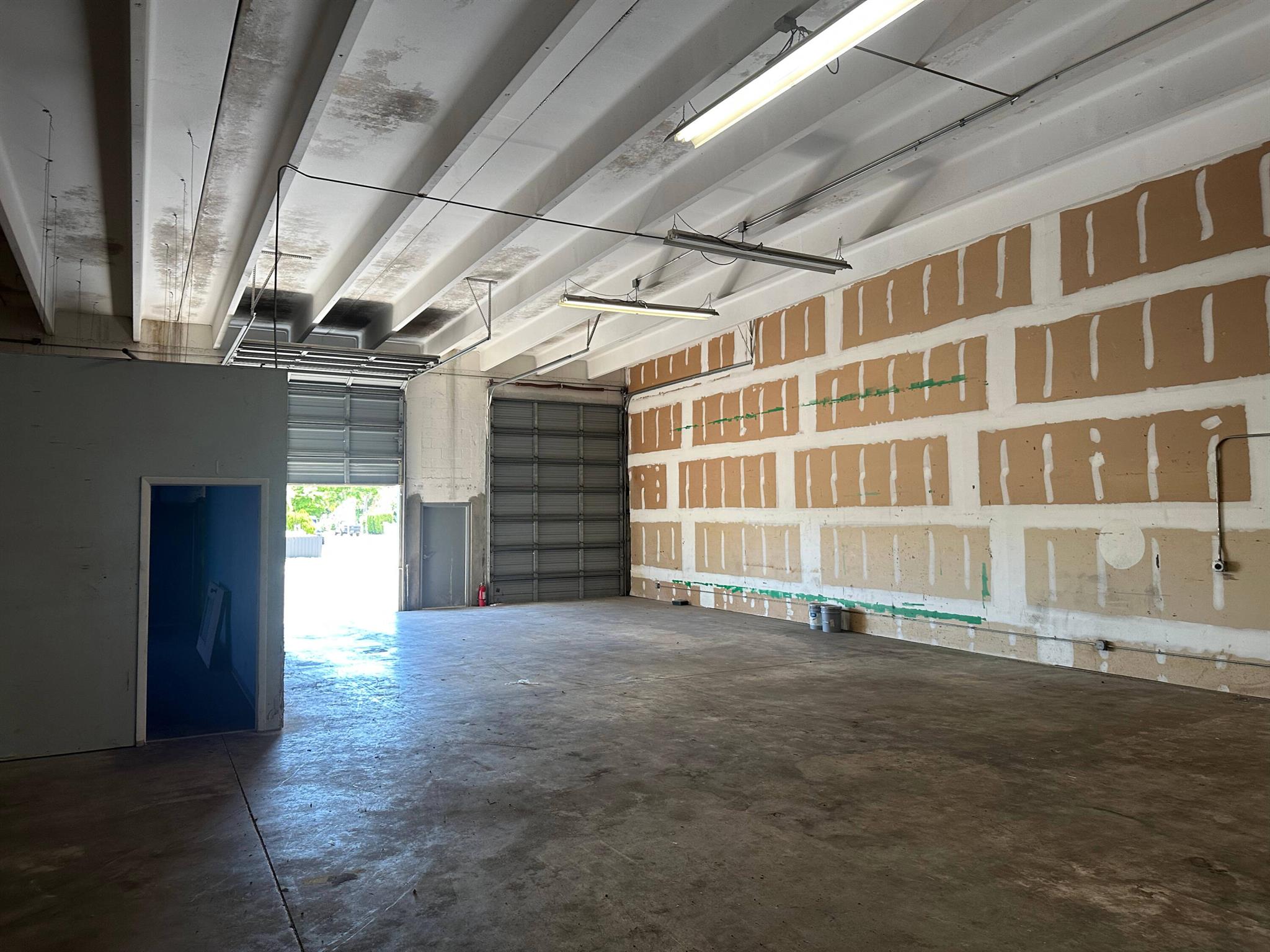 WOODLAWN - Commercial Lease