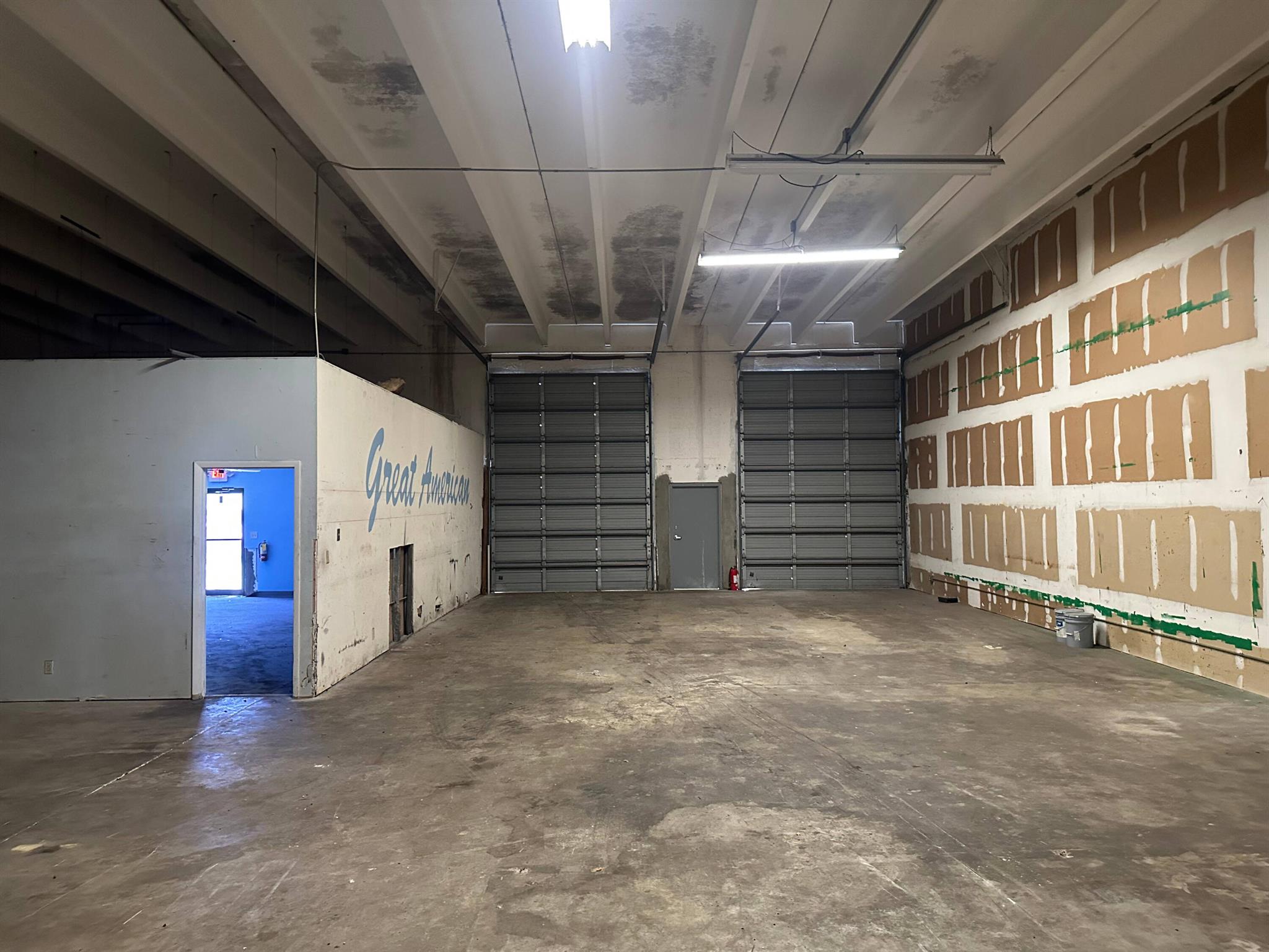 WOODLAWN - Commercial Lease