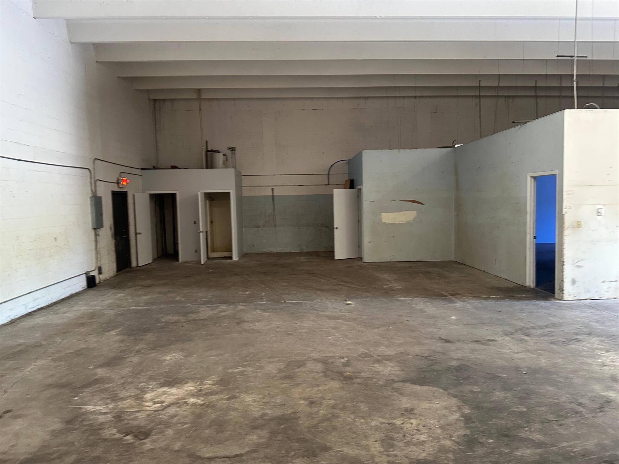 WOODLAWN - Commercial Lease