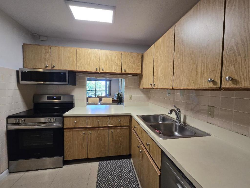 GOLDEN LAKES CONDO - Residential