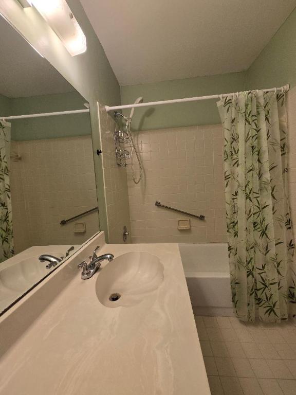 GOLDEN LAKES CONDO - Residential