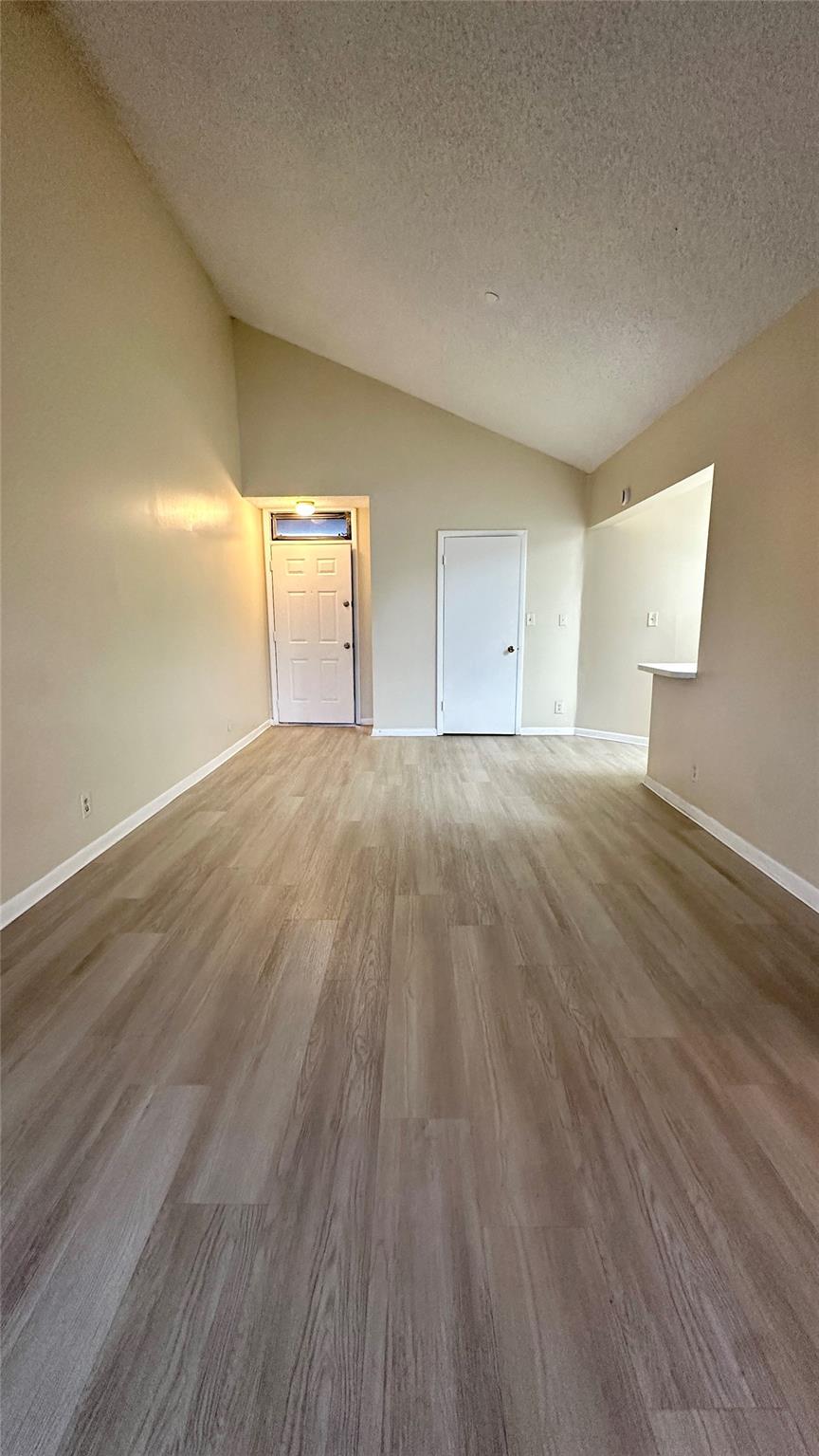 214 Lake Pointe Dr 201