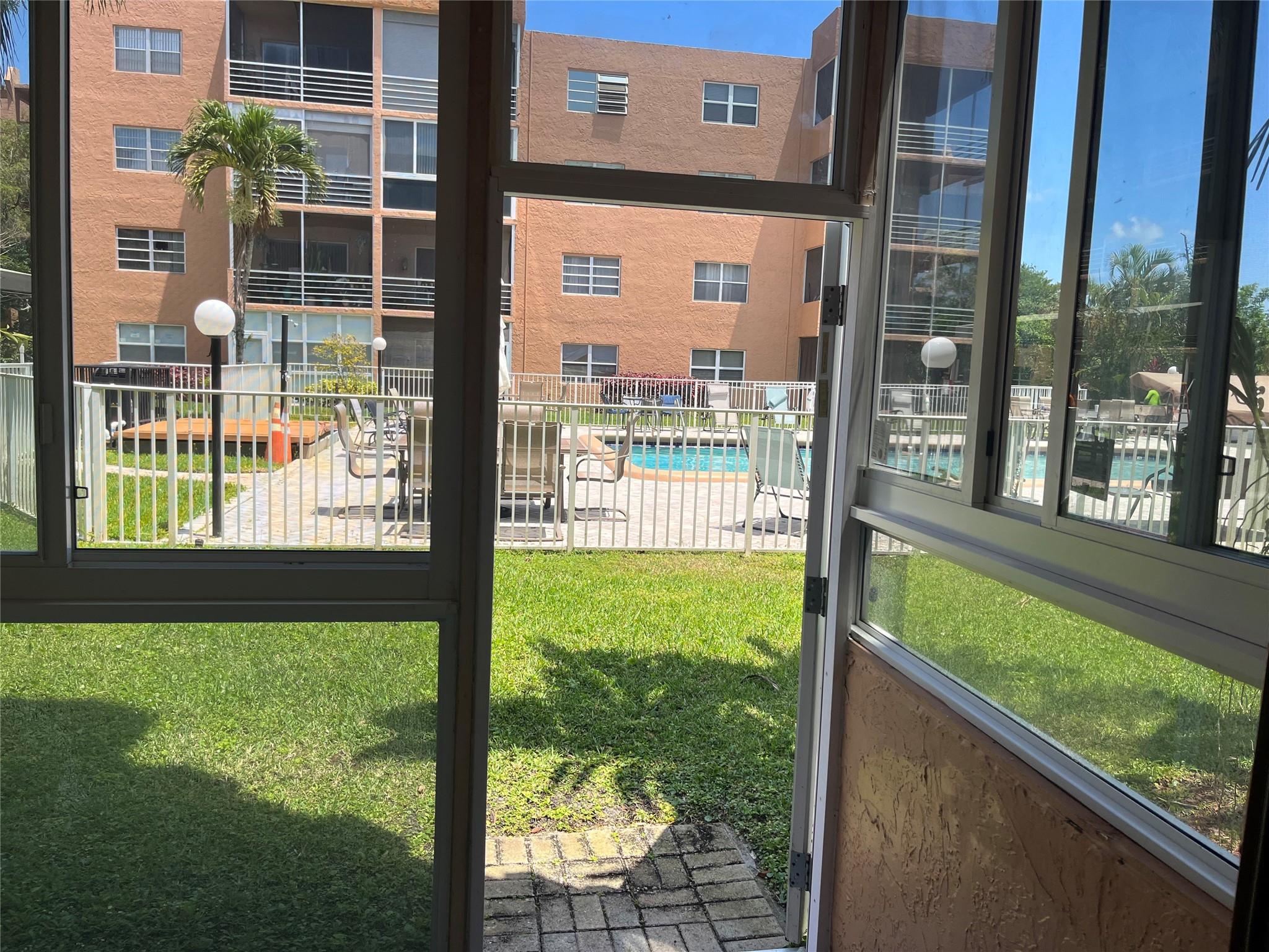 3048 E Sunrise Lakes Dr 120