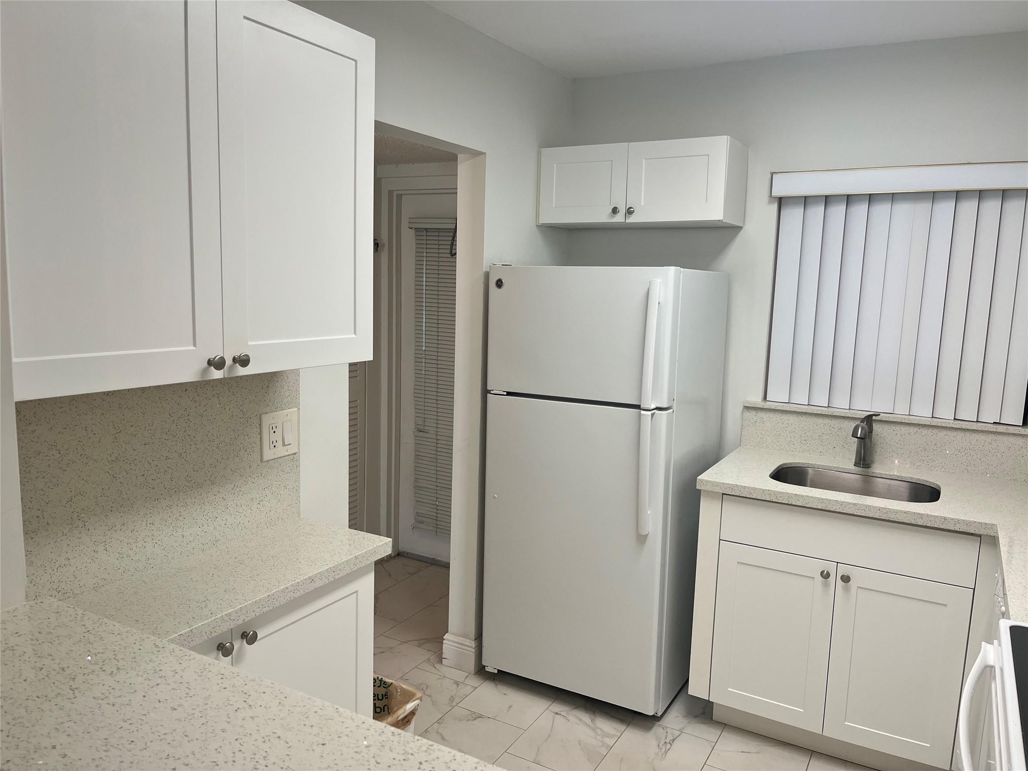 3048 E Sunrise Lakes Dr 120