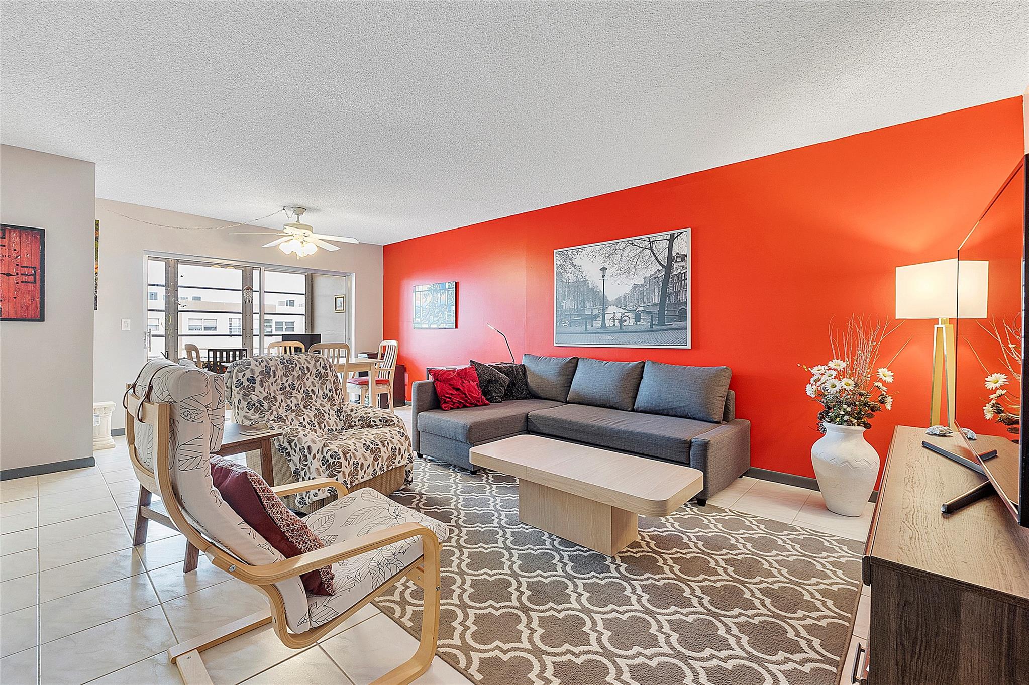 4042 NW 19th St 409, Fort Lauderdale, FL, 33313/$99,000 1 4042 NW 19th St 409
