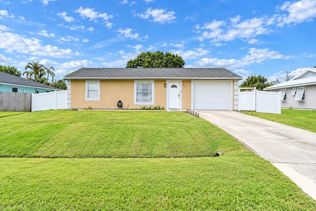 Photo of 420 SW Parish Terrace, Port Saint Lucie, FL 34984 (MLS # B26078992)