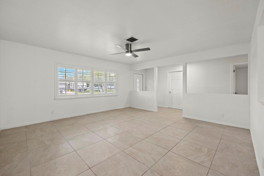 Photo of 3827 Barkis Avenue, Boynton Beach, FL 33436 (MLS # R11002048)