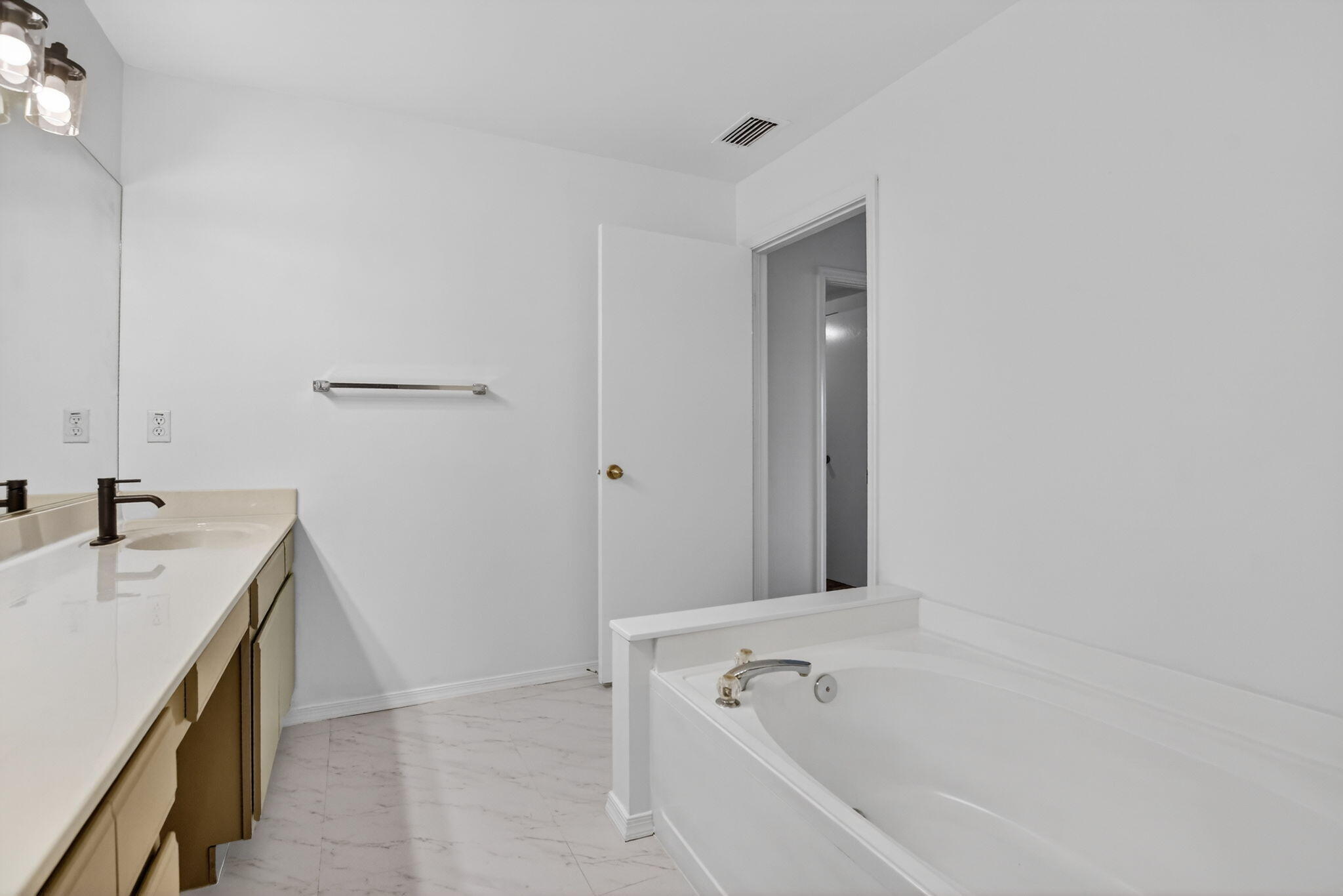 BOCA WINDS PAR F - Residential