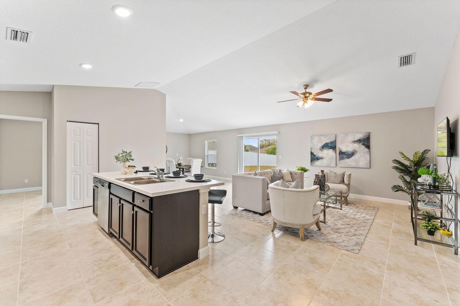 PORT ST LUCIE SECTION 6 - Residential Lease