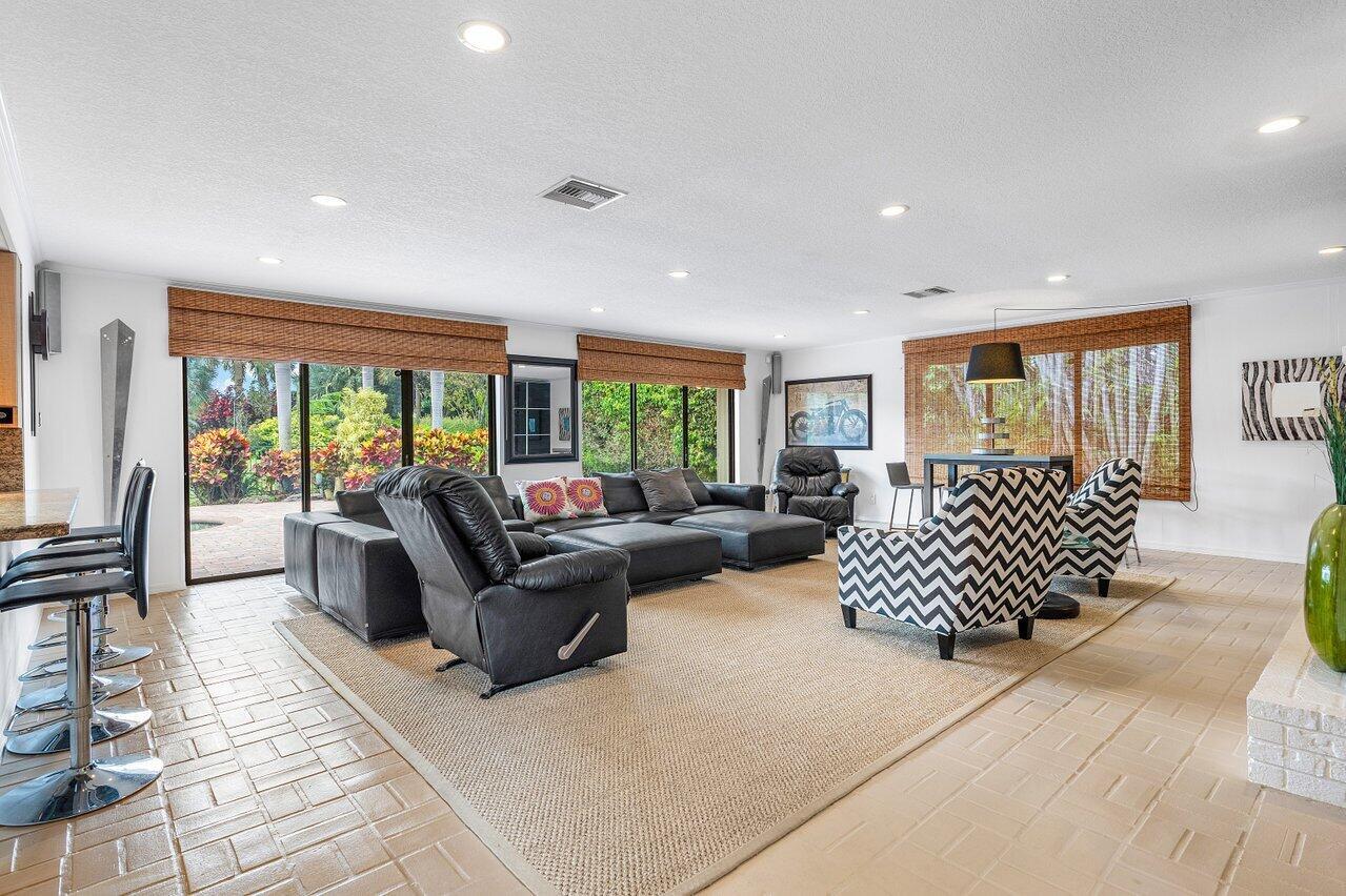 477 Glenbrook Drive