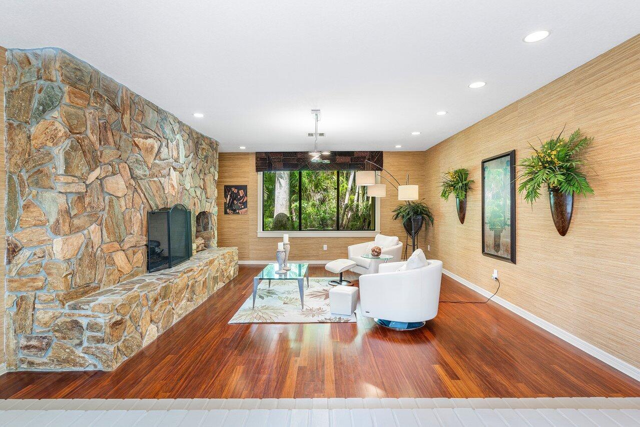 477 Glenbrook Drive