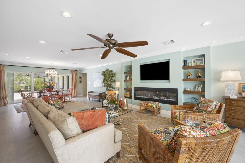 Photo of 35 SE Saddleback Road, Jupiter, FL 33469 (MLS # R11079402)