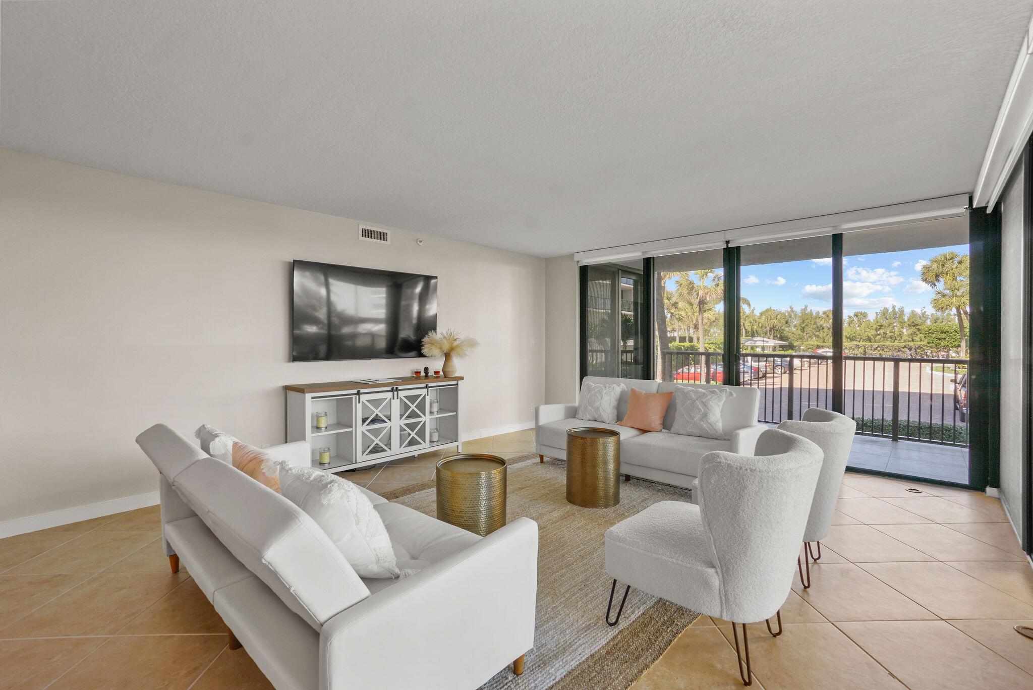 HALCYON OF PALM BEACH - Residential Lease