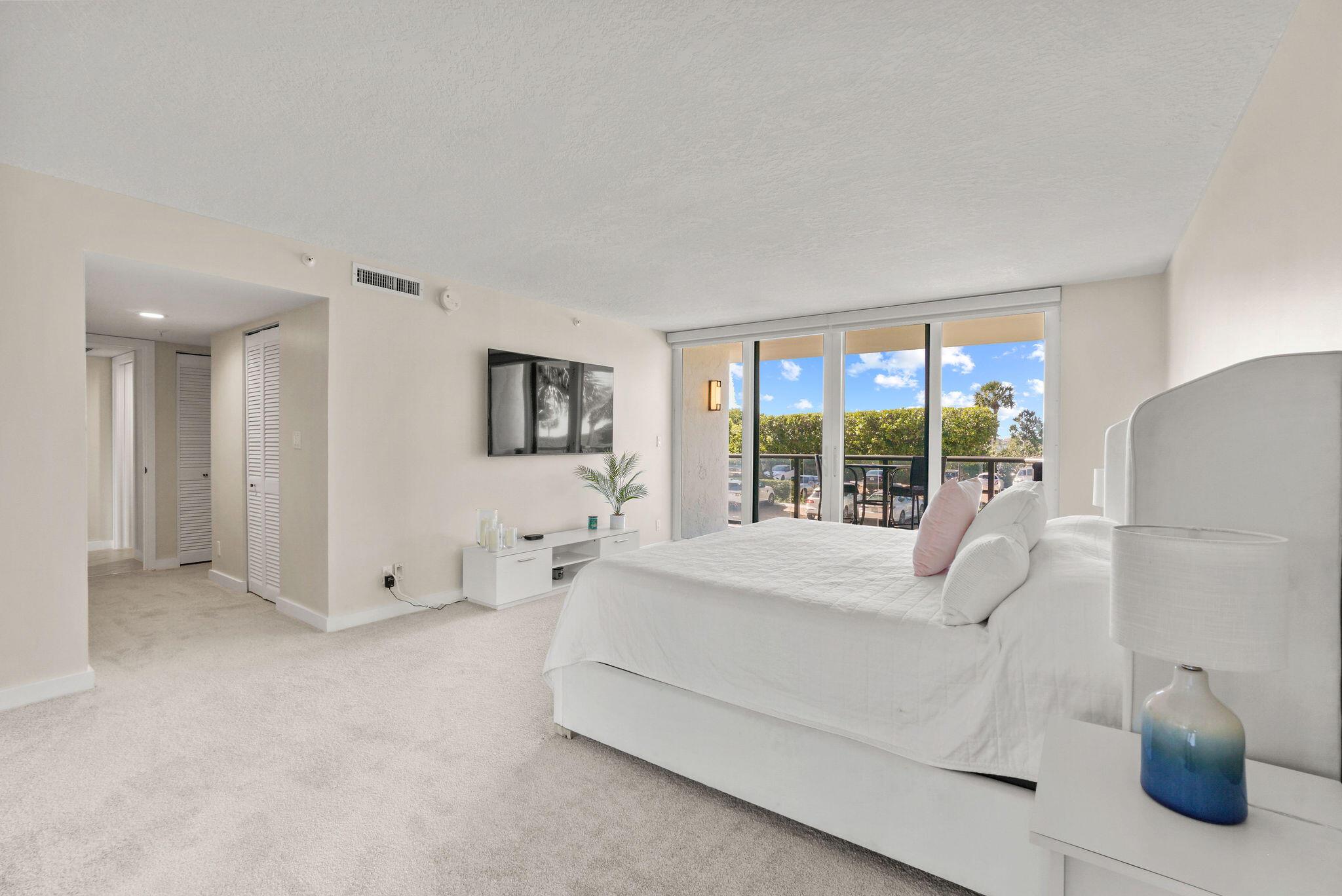 HALCYON OF PALM BEACH - Residential Lease