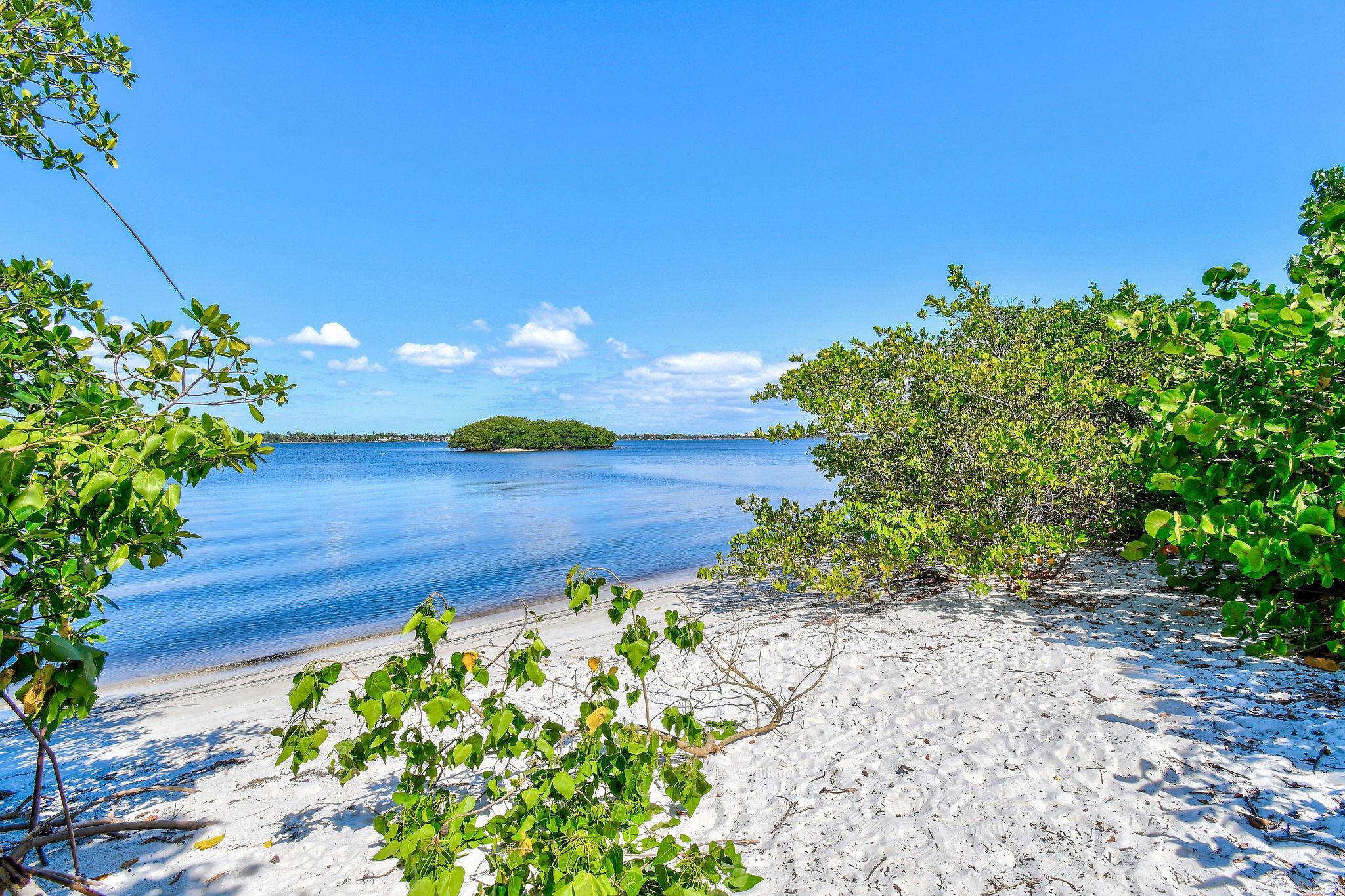 HALCYON OF PALM BEACH - Residential Lease