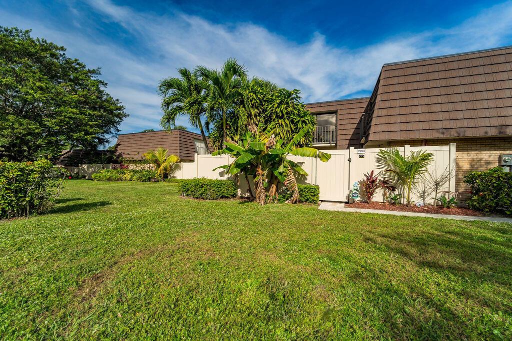 Heritage Village of P B Lakes - Residential