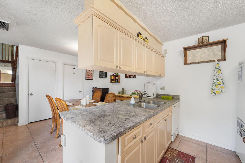 Heritage Village of P B Lakes - Residential