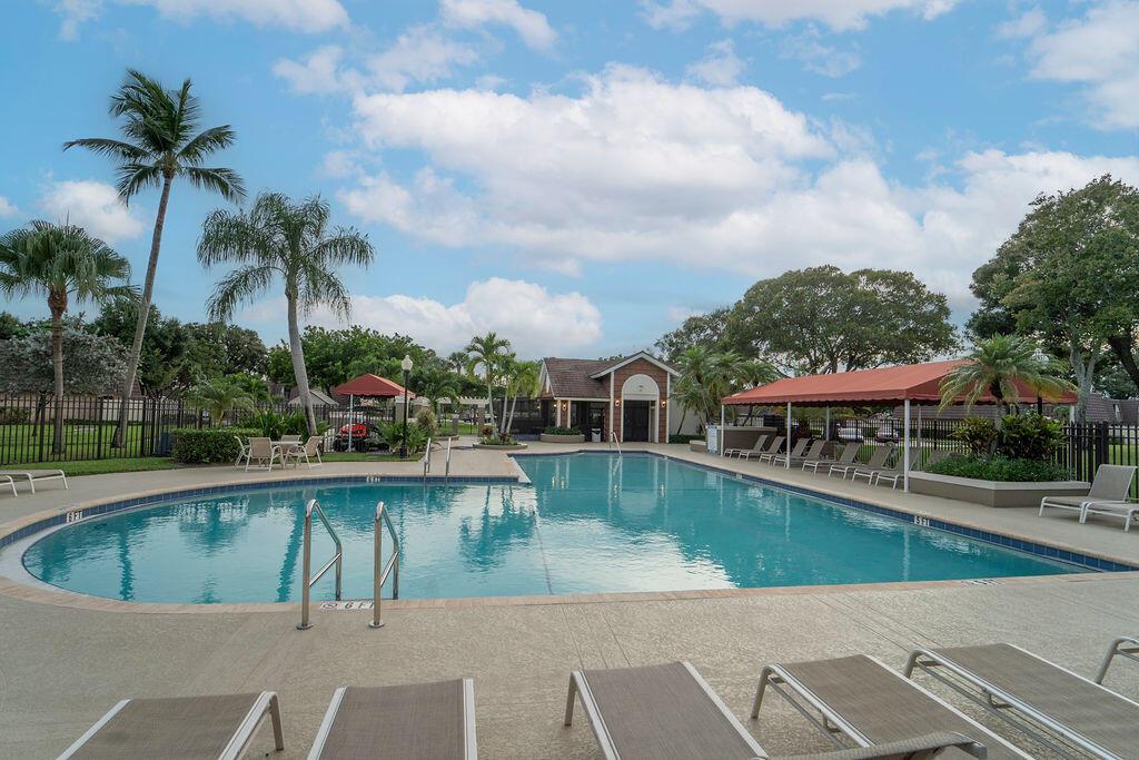 Heritage Village of P B Lakes - Residential