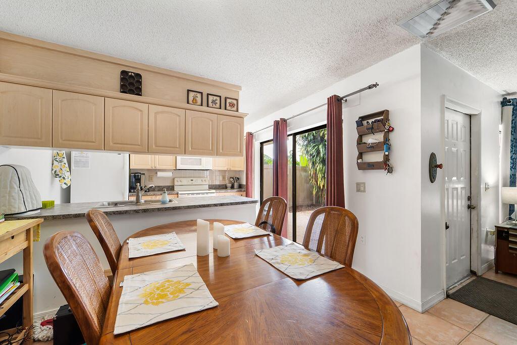 Heritage Village of P B Lakes - Residential