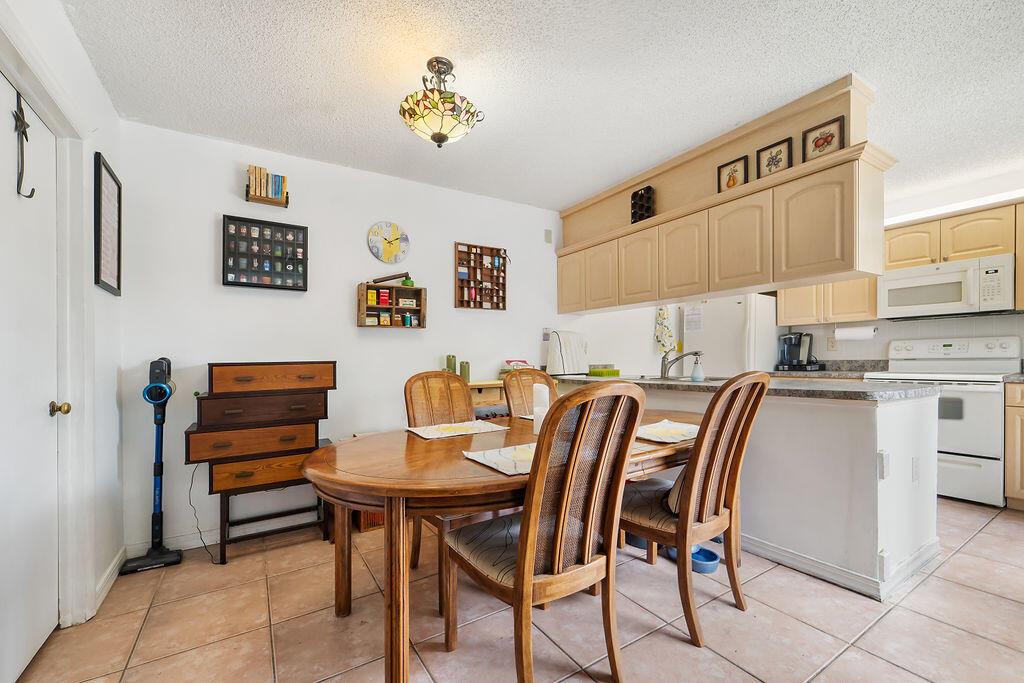 Heritage Village of P B Lakes - Residential