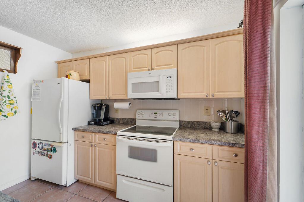 Heritage Village of P B Lakes - Residential