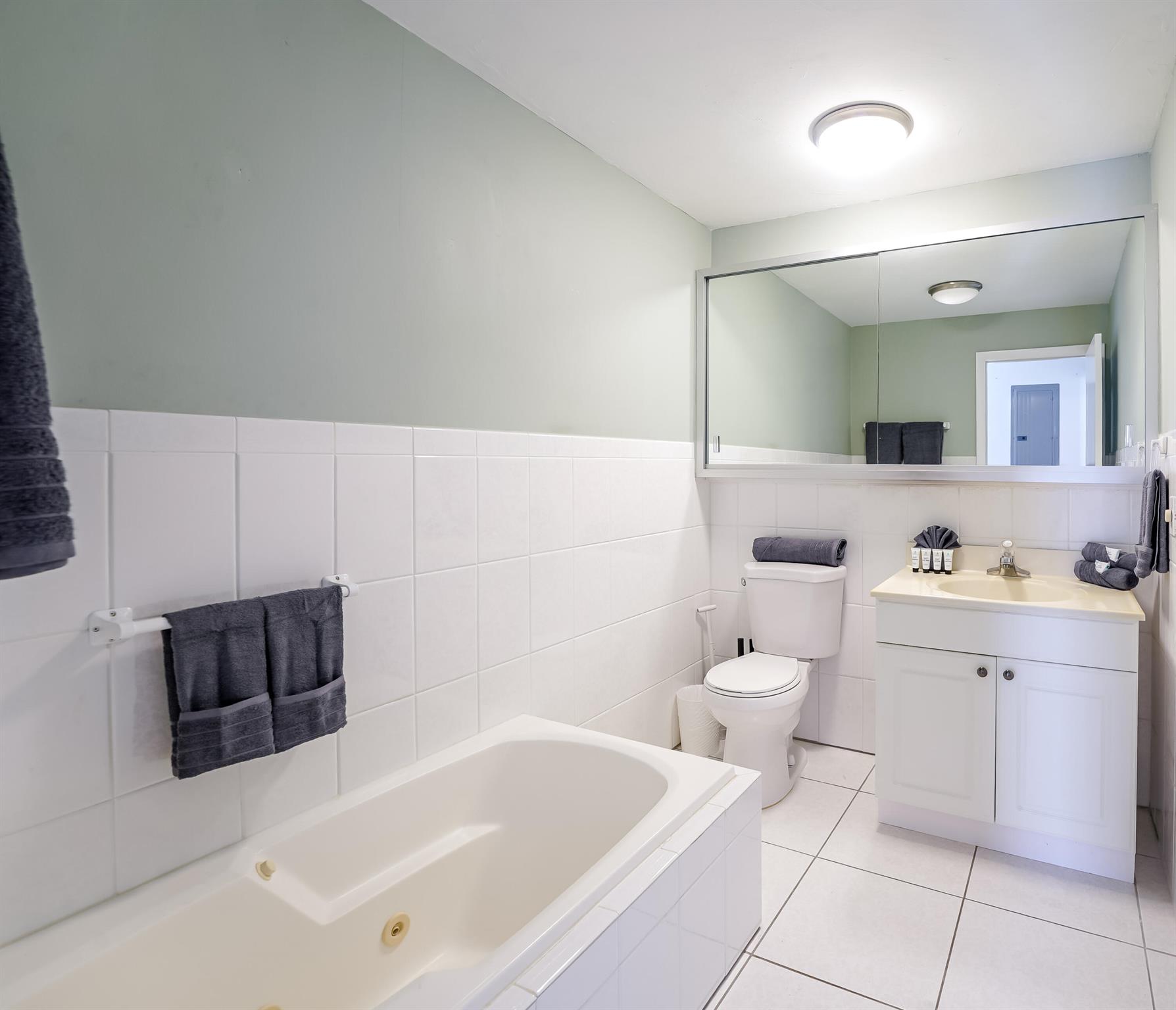 CORAL KEY VILLAS 5TH SEC - Residential Lease