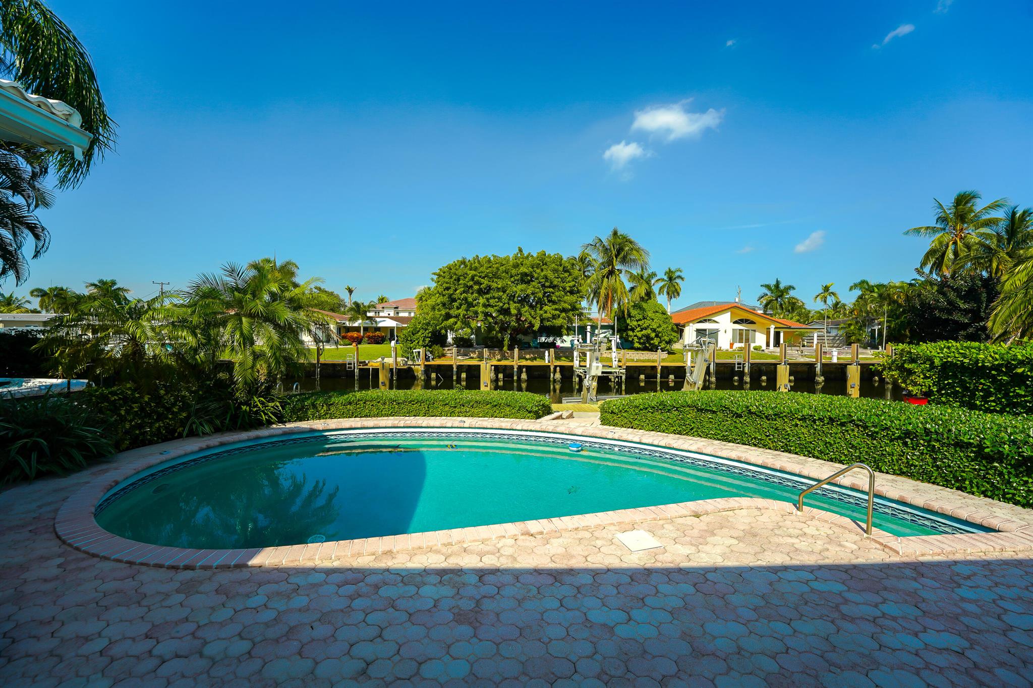 CORAL KEY VILLAS 5TH SEC - Residential Lease